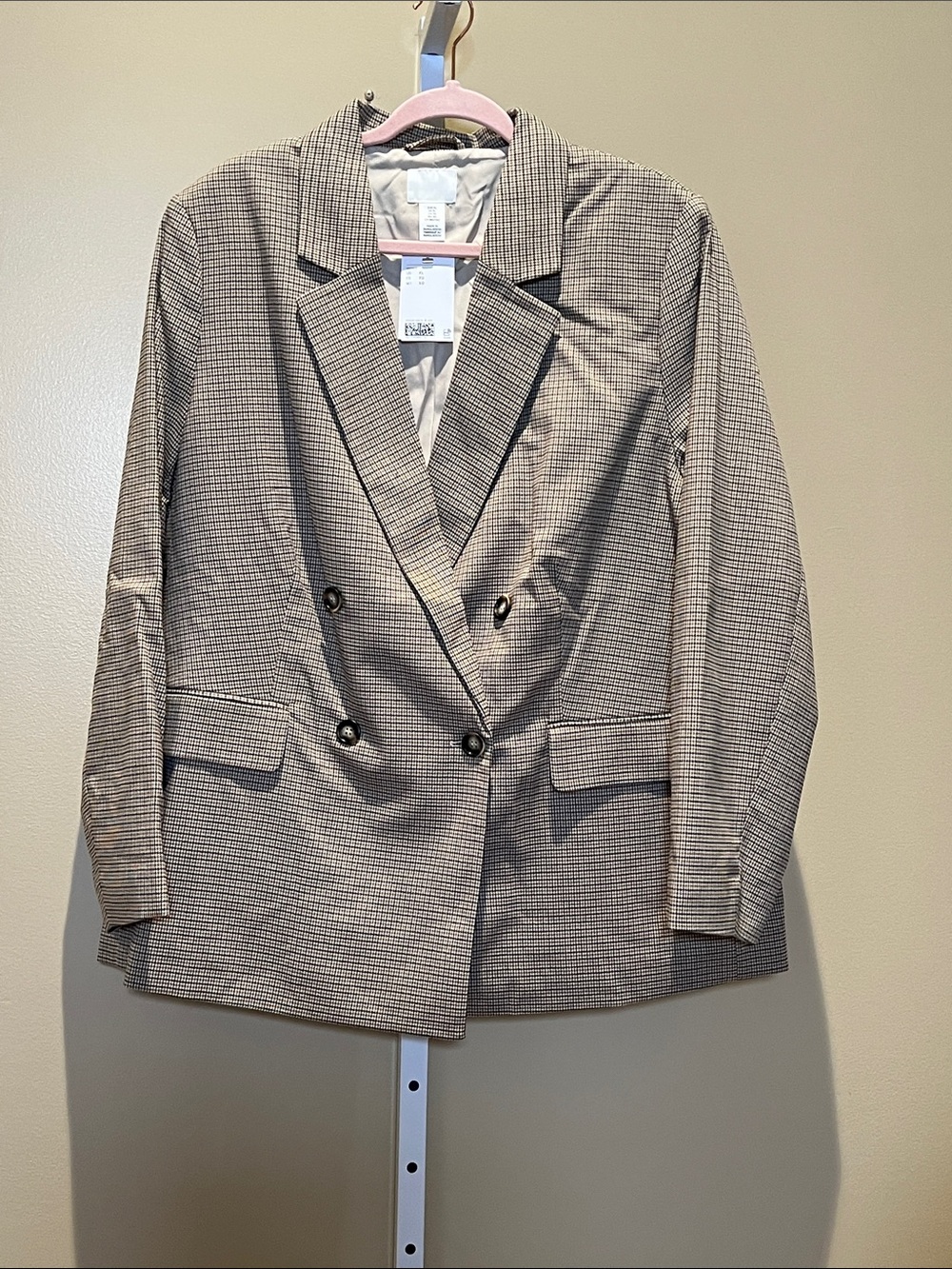 H&M Double-Breasted Checked Blazer in Beige and Gray